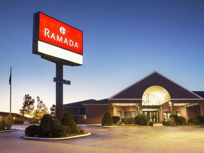 Ramada By Wyndham Batesville Exterior foto