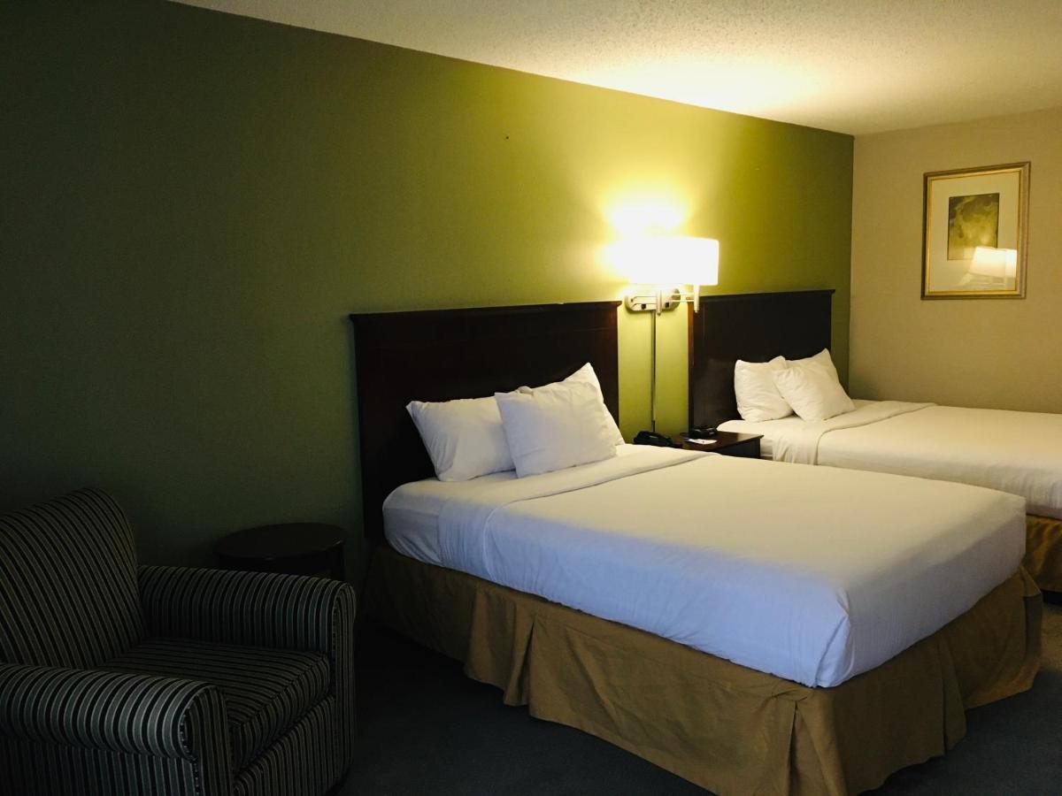 Ramada By Wyndham Batesville Exterior foto